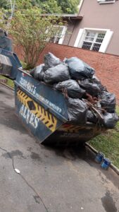 Caçambas em Curitiba no Bairro Mercês Experiência da Alves Gestão de Resíduos